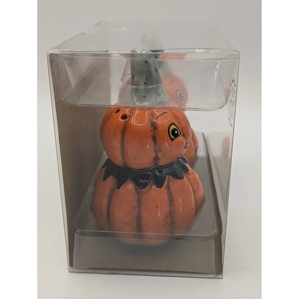 NEW Johanna Parker Halloween Jack O' Lantern Pumpkin Salt & Pepper Shaker‎